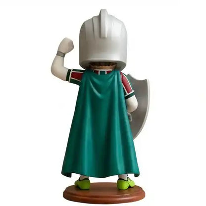 Estatueta de cavaleiro com escudo, capa verde e capacete, impressa em 3D, vista traseira.